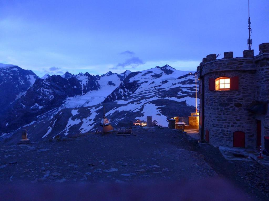 فندق باسو ستيلفيوفي  Rifugio Garibaldi المظهر الخارجي الصورة